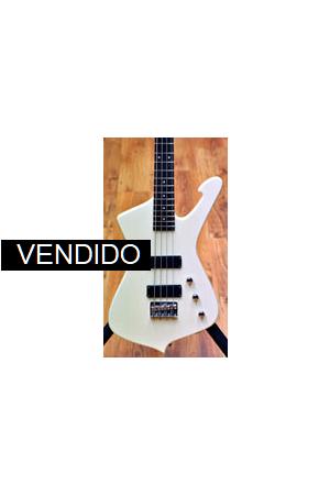 Ibanez Iceman ICB200 Wht Ibanez Iceman ICB200 Wht